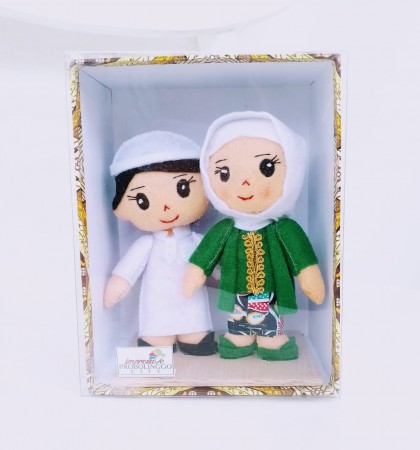 Souvenir Boneka Couple Flannel Madinah